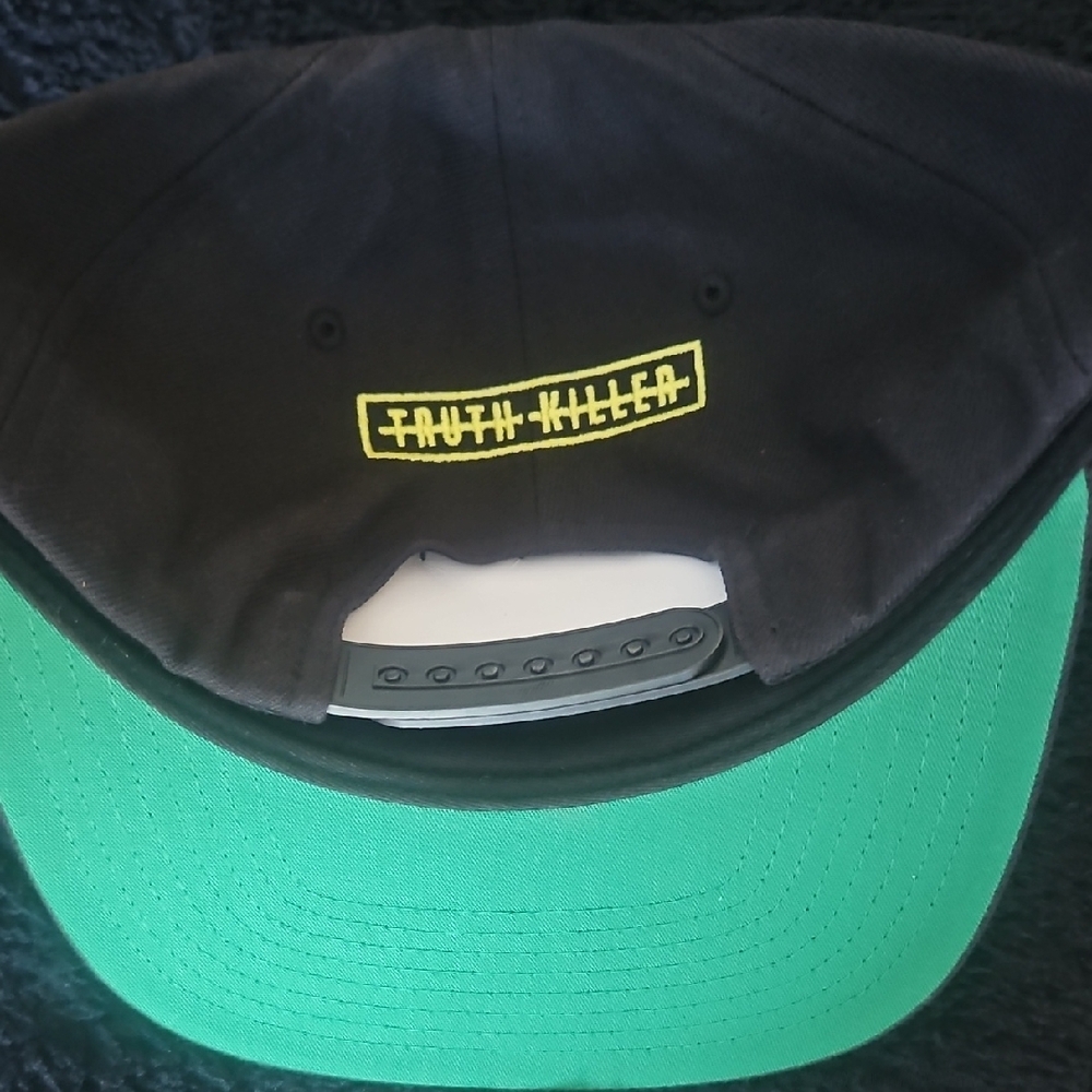 Design: Embroidered yellow "7D" Sevendust logo Hat - Picture 3 of 6